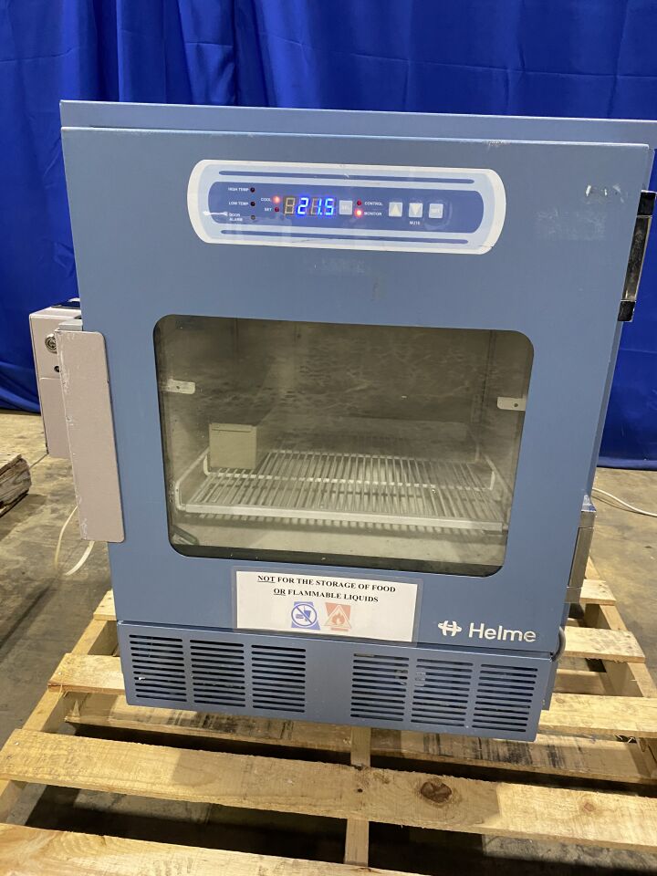 HELMER HLR105 Refrigerator Freezer