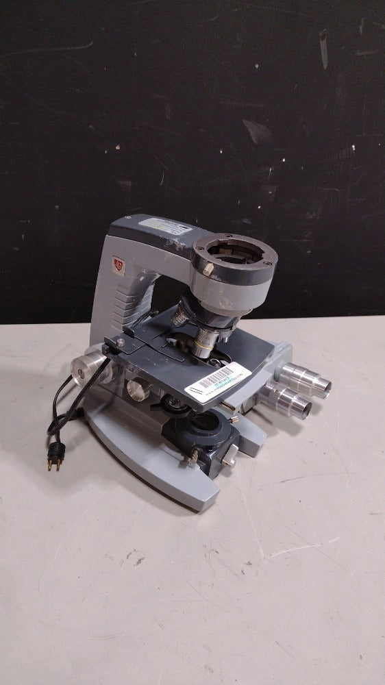 AO SPENCER 1036A LAB MICROSCOPE WITH 3 OBJECTIVES