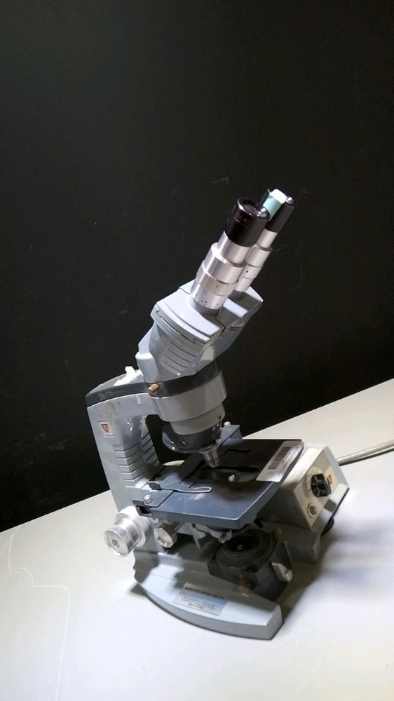 AMERICAN OPTICAL LAB MICROSCOPE WITH 1 OBJECTIVE