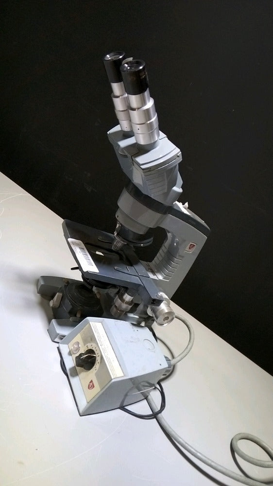 AMERICAN OPTICAL LAB MICROSCOPE WITH 1 OBJECTIVE