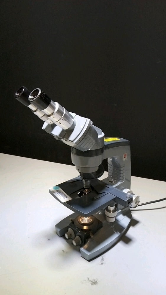 AMERICAN OPTICAL LAB MICROSCOPE WITH 1 OBJECTIVE