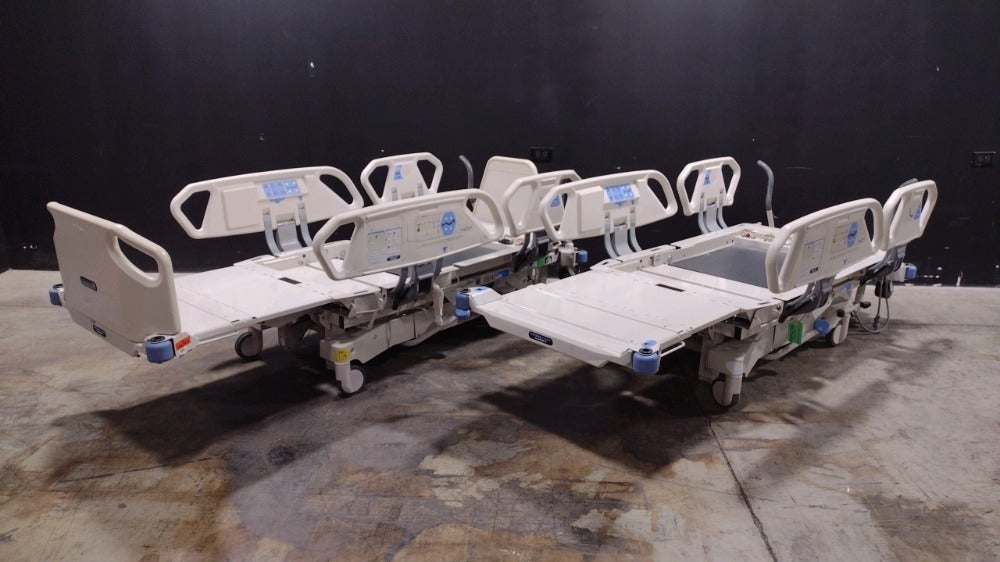 LOT OF HILL-ROM TOTAL CARE SPORT 2 HOSPITAL BEDS