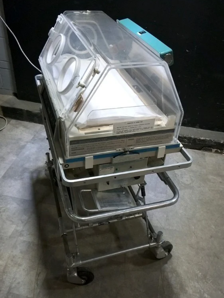 AIR-SHIELDS TI100 INFANT INCUBATOR