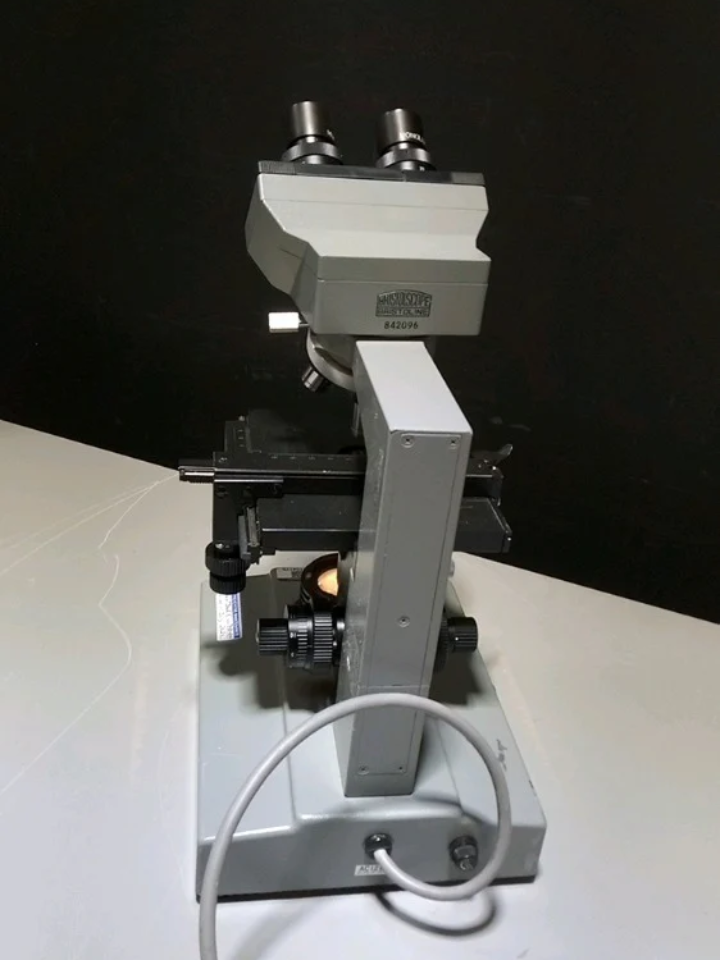 BRISTOLINE LAB MICROSCOPE WITH 4 OBJECTIVES