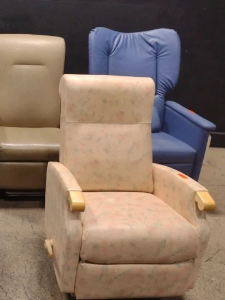 LOT OF RECLINERS