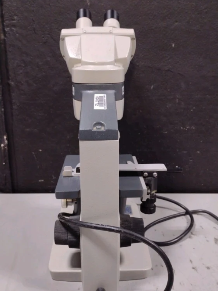 AO SCIENTIFIC ONE-FIFTY LAB MICROSCOPE WITH 4 OBJECTIVES