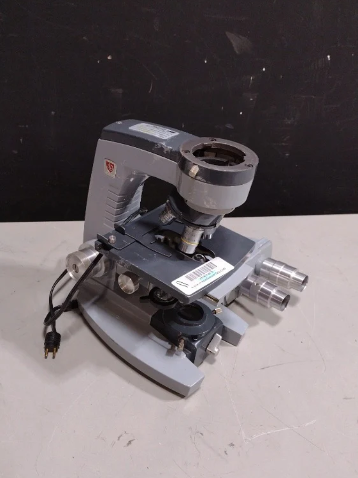 AO SPENCER 1036A LAB MICROSCOPE WITH 3 OBJECTIVES