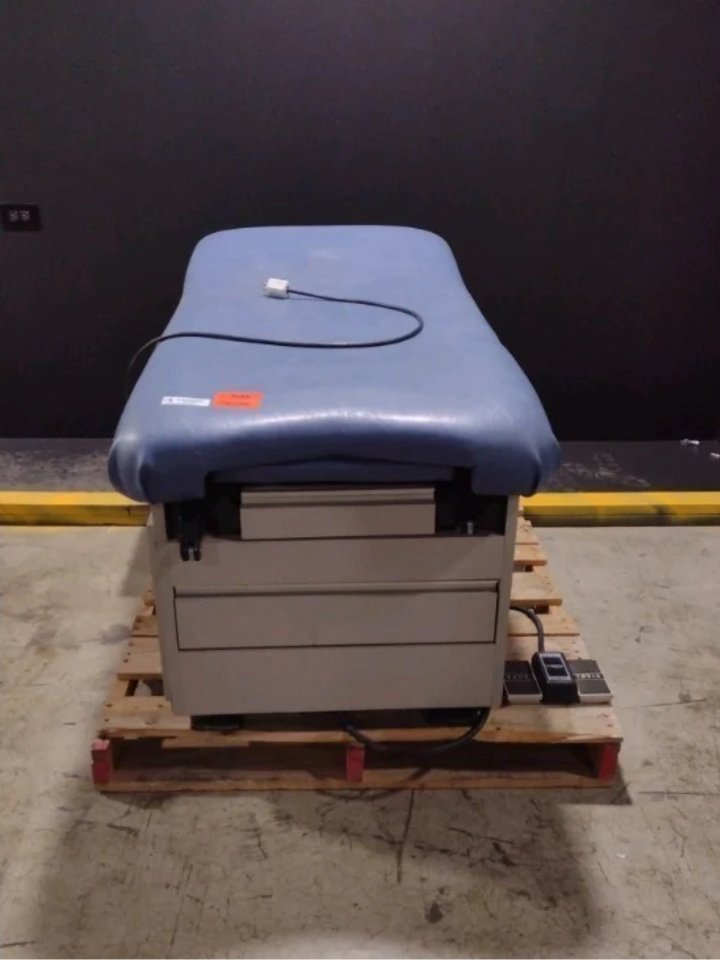 LOT #112 HAMILTON POWER EXAM TABLE