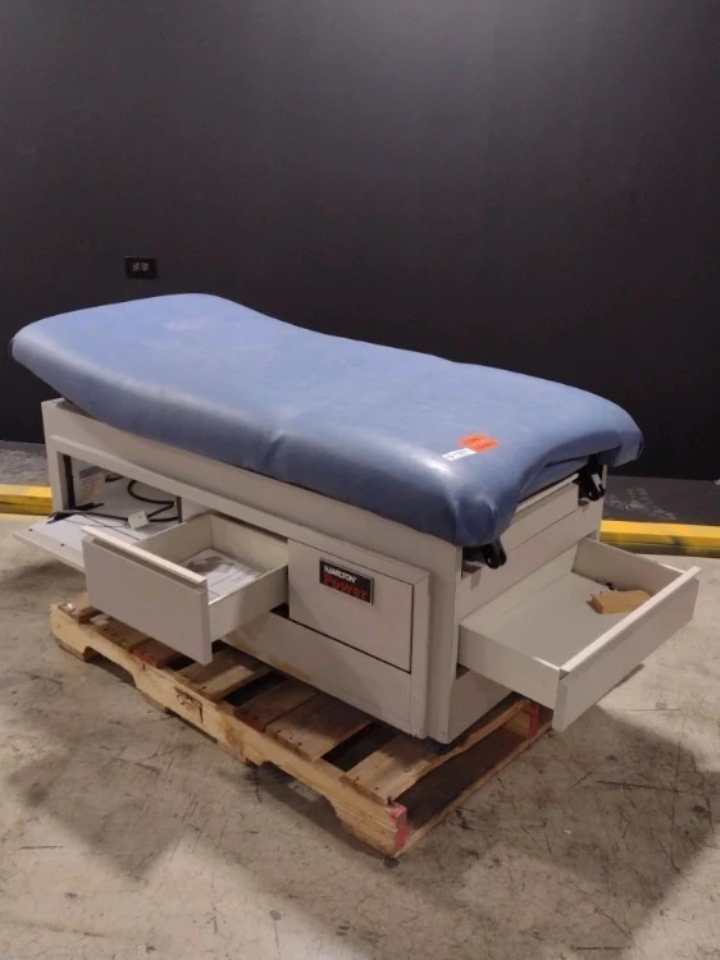 LOT #112 HAMILTON POWER EXAM TABLE