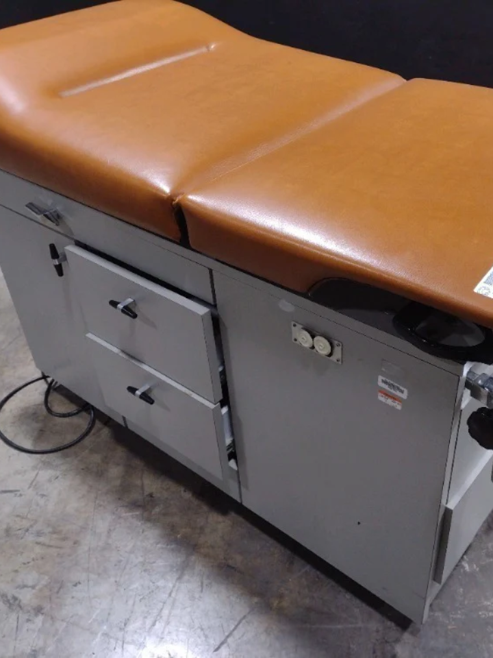 LOT #210 BELMONT MEDICAL EXAM TABLE