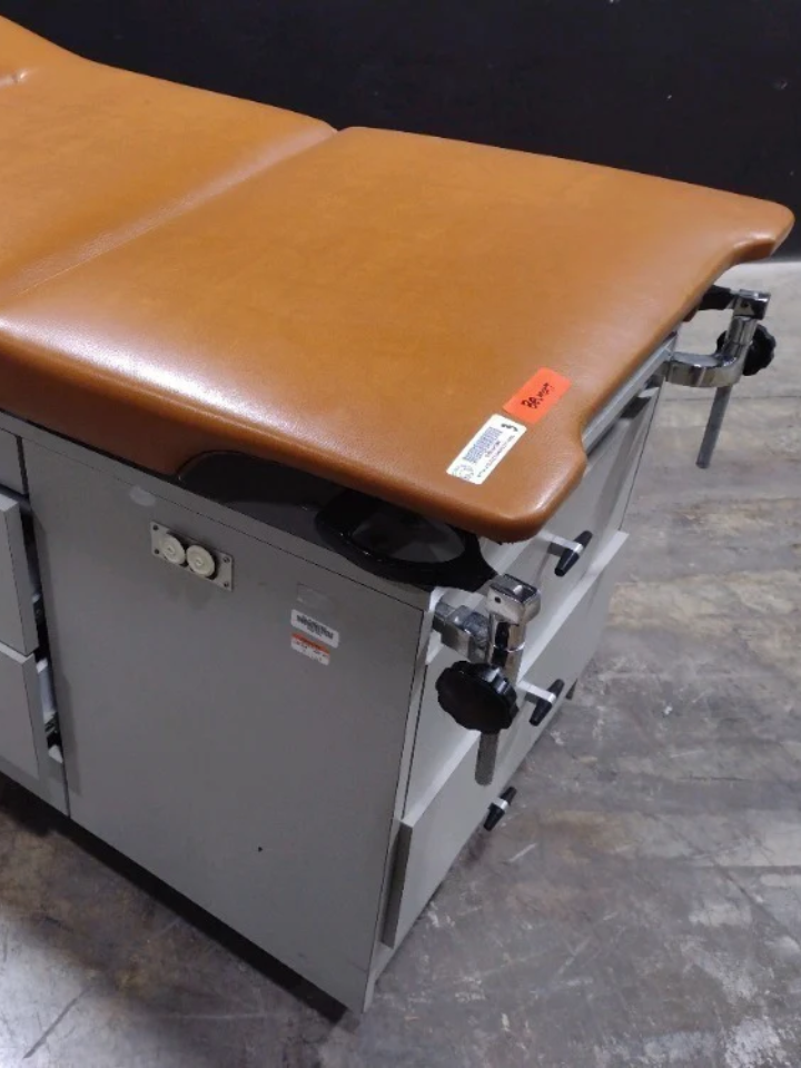 LOT #210 BELMONT MEDICAL EXAM TABLE