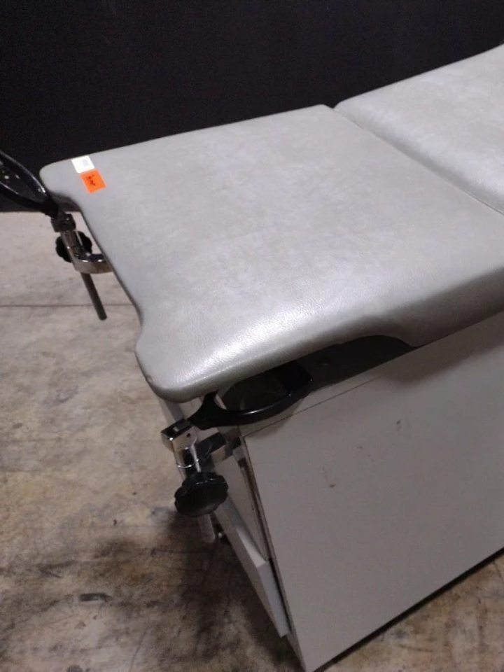 LOT #208 BELMONT MEDICAL EXAM TABLE