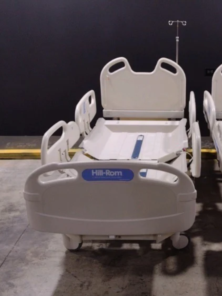 LOT OF HILL-ROM VERSACARE HOSPITAL BEDS