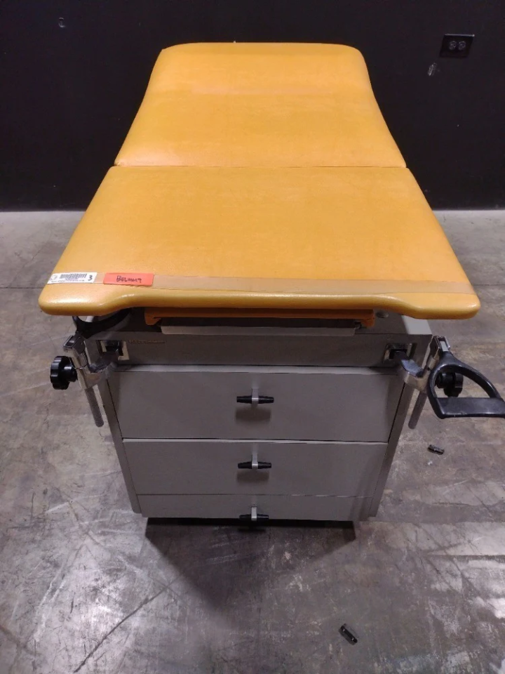 LOT #206 BELMONT MEDICAL EXAM TABLE