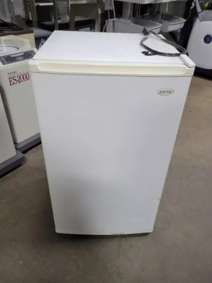 SANYO SR-3620W Fridge