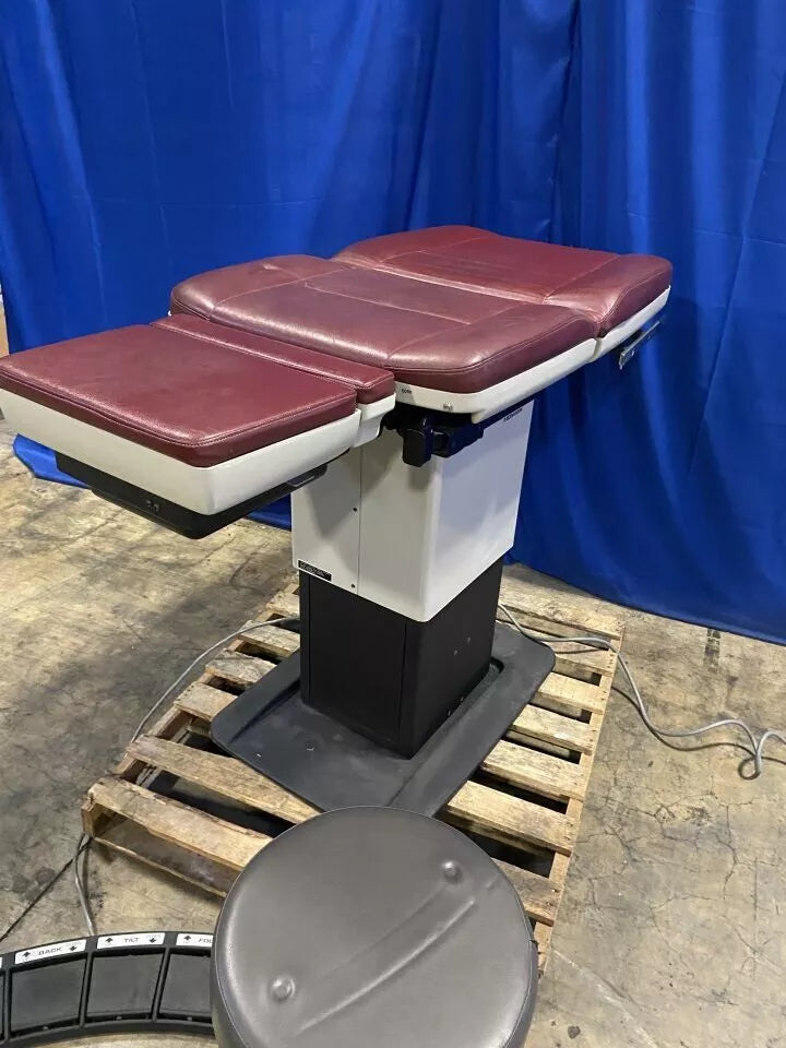 MIDMARK 419 Exam Table - Reliable Medical Examination Furniture